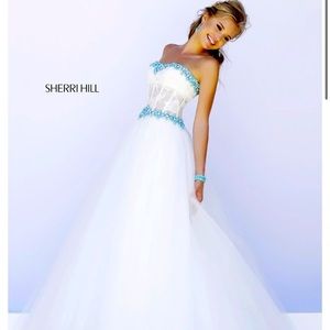 Sherri hill gown! Rare, out of production! Size four! Style number 11265